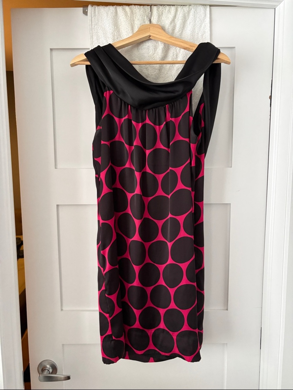Sleeveless Polka Dot Midi Dress in Black and Fuchsia